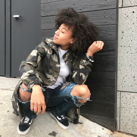 Meet your Posher, Diamond - Picture 1 of 1